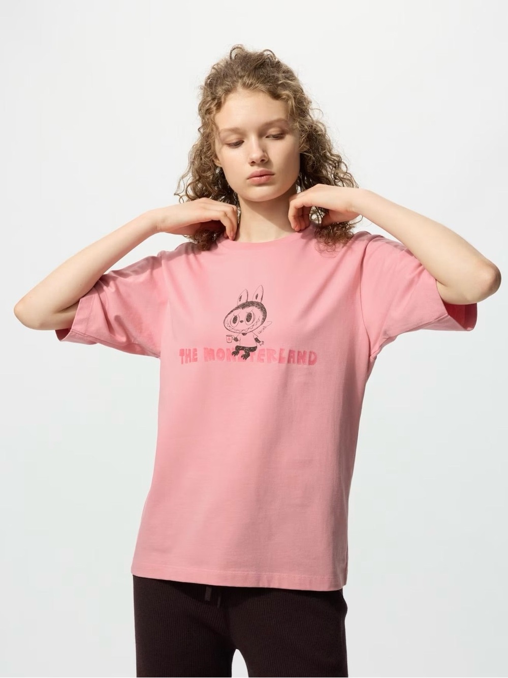 NWT Uniqlo Popmart Labubu Pink 'The Monsterland' Graphic Short Sleeve Tee Medium - Picture 2 of 12
